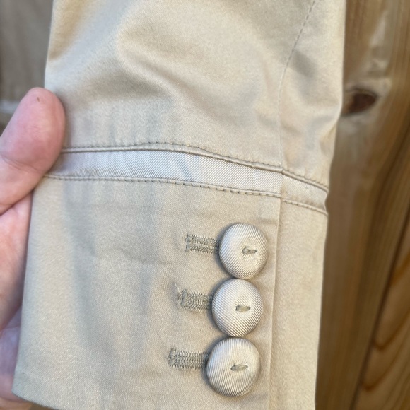 ESCADA blazer! Sits at hip-Worn with love, I’m sorry I haven’t ironed, read why - Picture 11 of 16